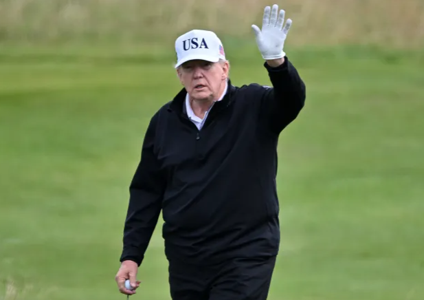 Trump Ikut Campur dalam Konflik Thailand-Kamboja Saat Berkunjung ke Skotlandia